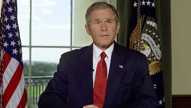 صورة الرئيس الأمريكي الأسبق جورج بوش يعلق على الوضع في أفغانستان