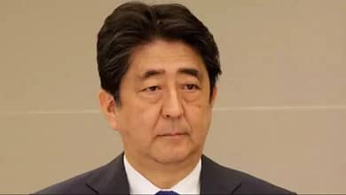 صورة لحظة إطلاق النار على رئيس الوزراء الياباني السابق شينزو آبي